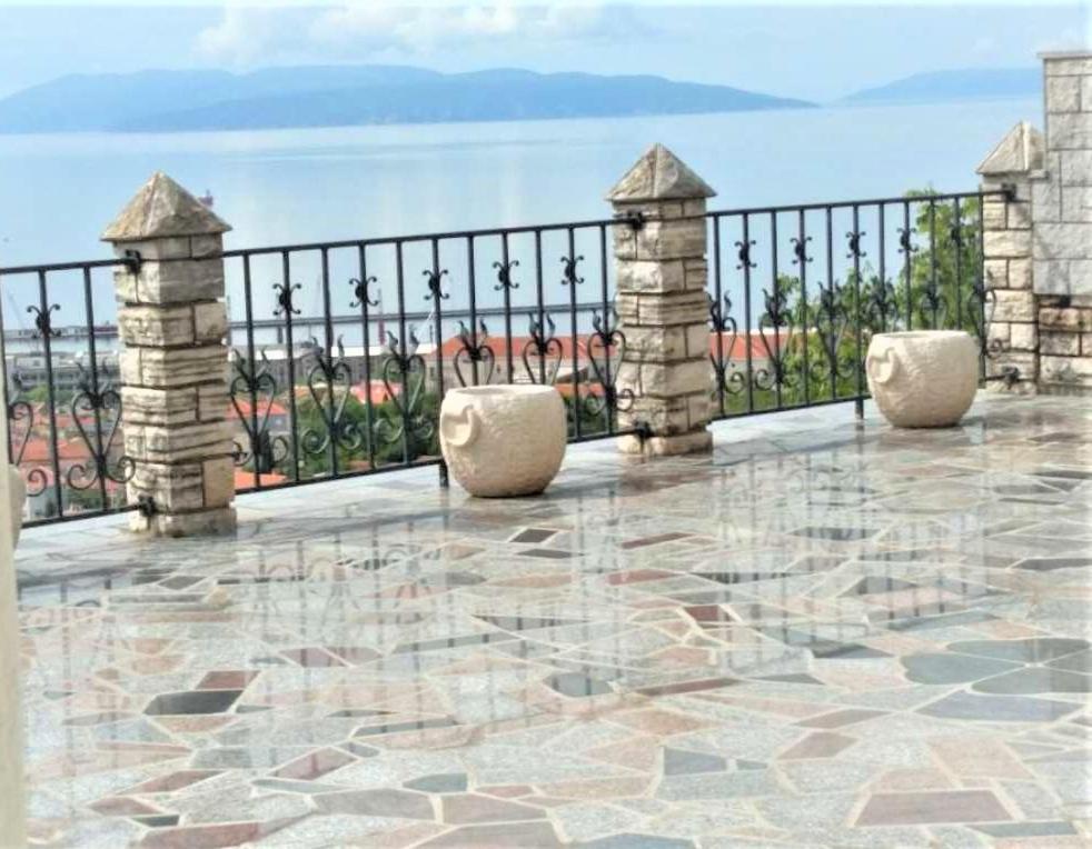 Apartment Mediterranean Garden Rijeka Bagian luar foto